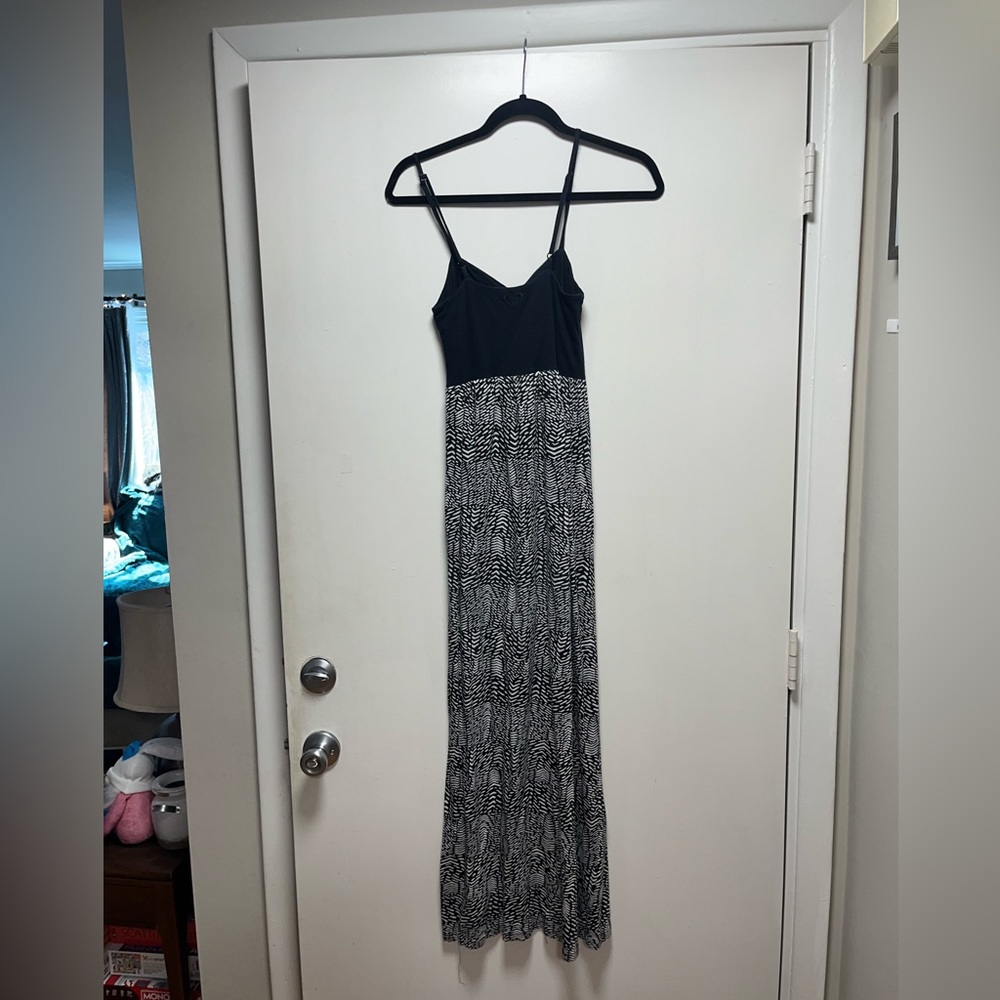 ROXY Black and White Patterned Maxi Sweetheart Neckline Sleeveless Dress Medium